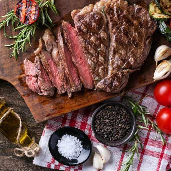 Grilled steak with vegetables