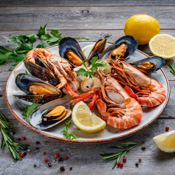 seafood-plate-with-shrimps-mussels-lobsters-served-with-lemon-ai-generated